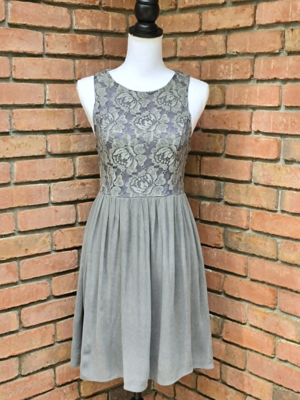 Altar’d State Gray Lace Fit & Flare Dress, Romantic Sleeveless Midi, Size M, EUC - Picture 2 of 12